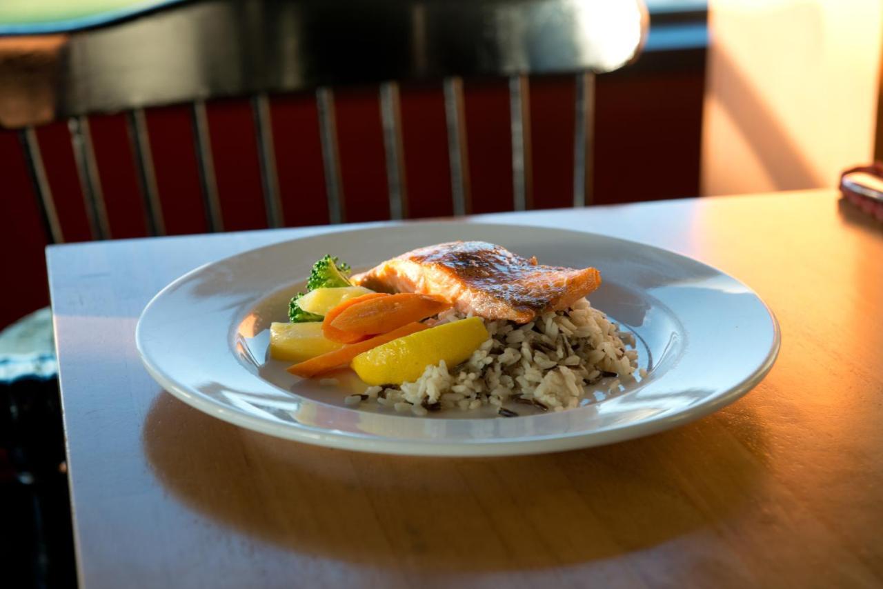 Clarenville Inn エクステリア 写真