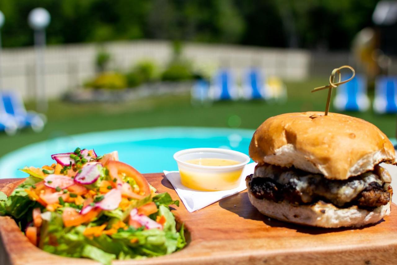 Clarenville Inn エクステリア 写真